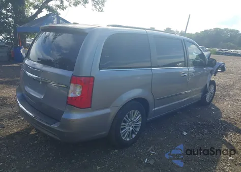 2015 Chrysler Town & Country Touring-L z USA, uszkodzony, nr VIN 2C4RC1CG7FR546760